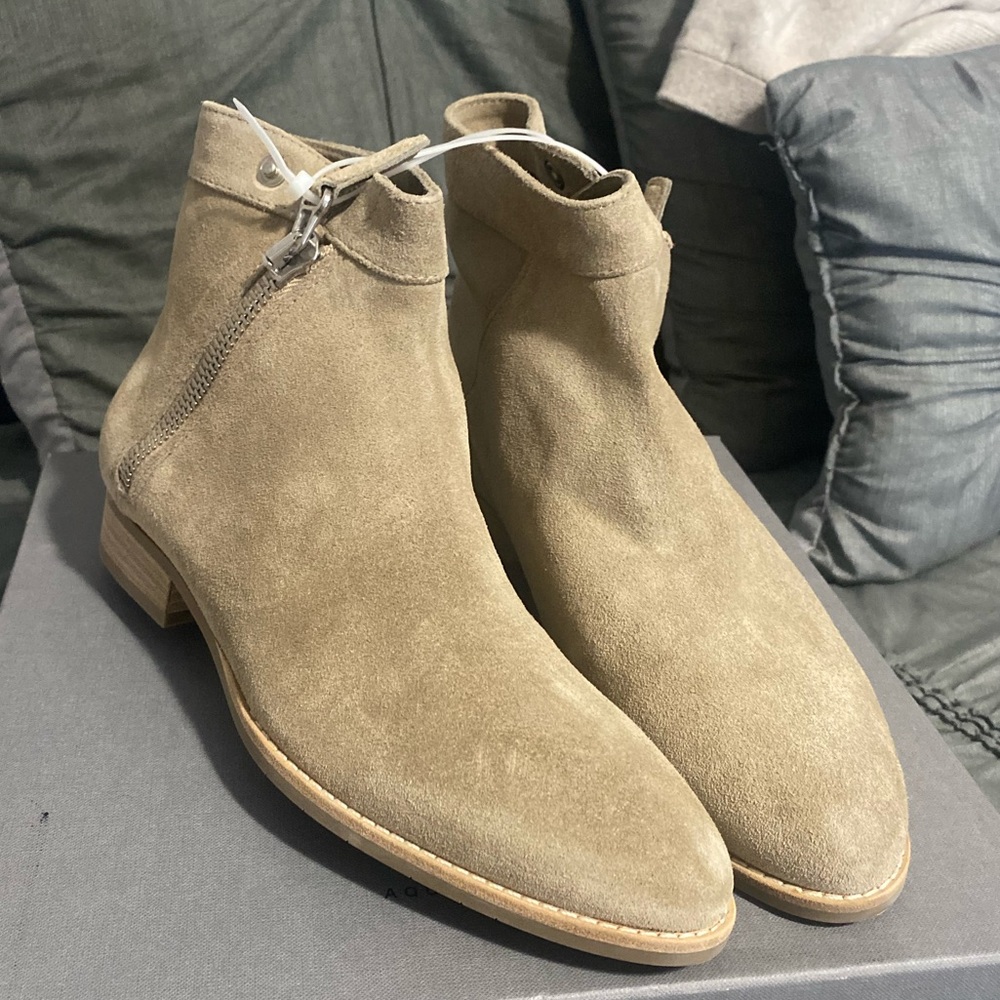 NEW Aquatalia ankle boots Sz 9
